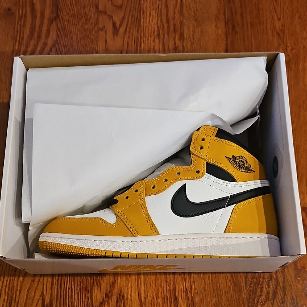 NWT Nike High-Top Sneakers in Yellow, Black, and White